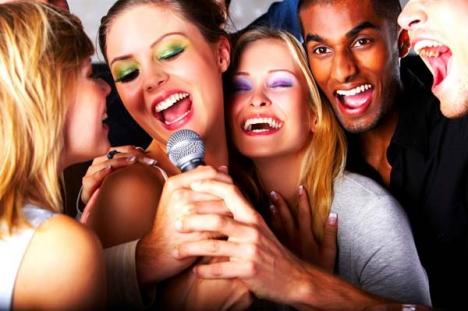 Vocea oraşului: concurs de karaoke cu premii de 1.000 de euro